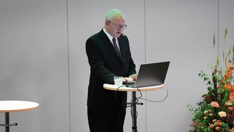 Christohper Timperlay